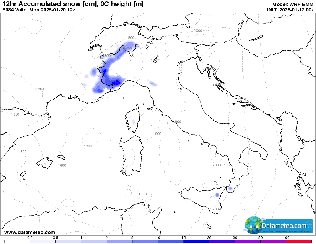 Un po' di neve sui monti.